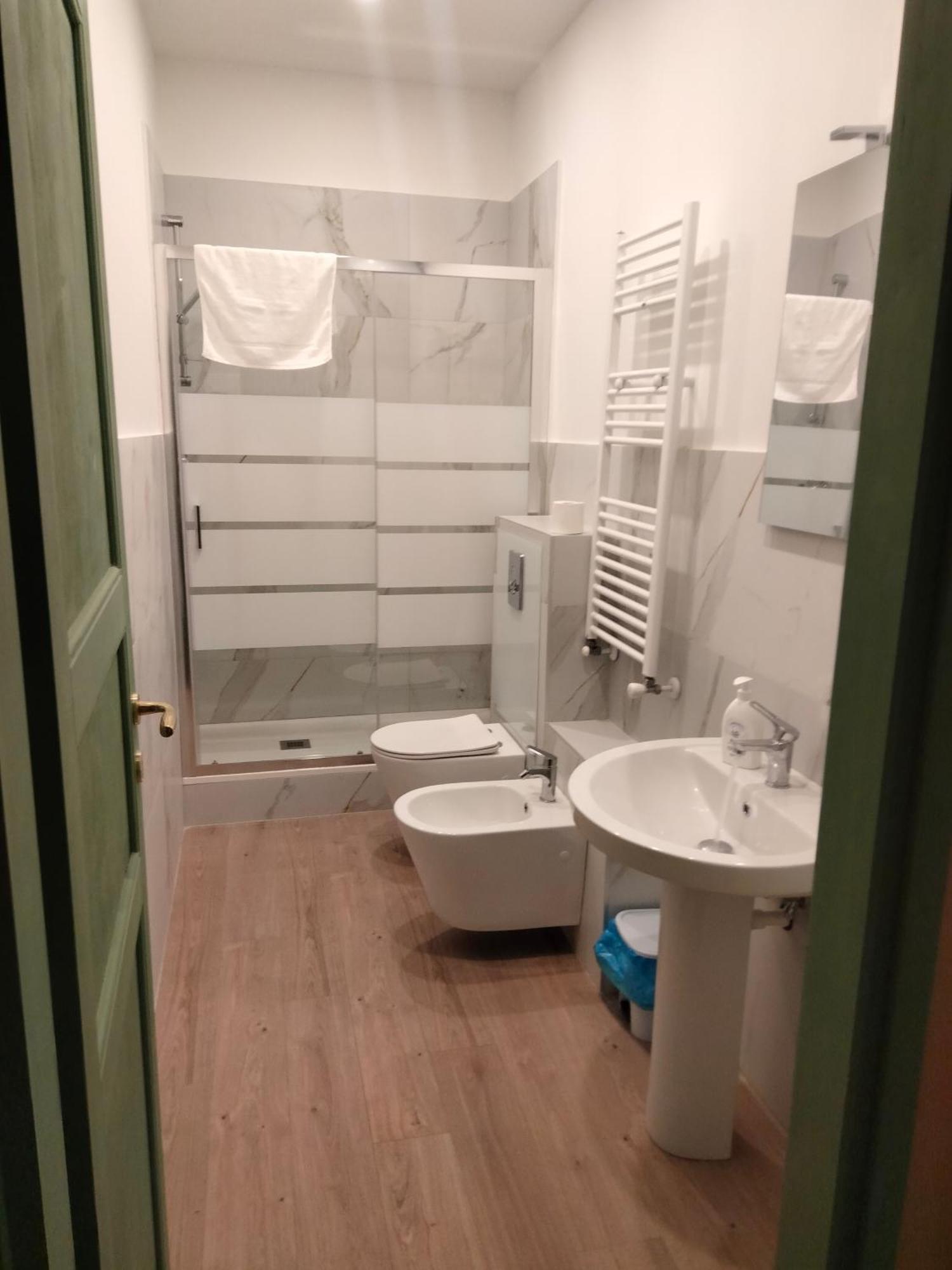 San Petronio Room And Suite Rooms - By Bolognacentro Luxuryh מראה חיצוני תמונה